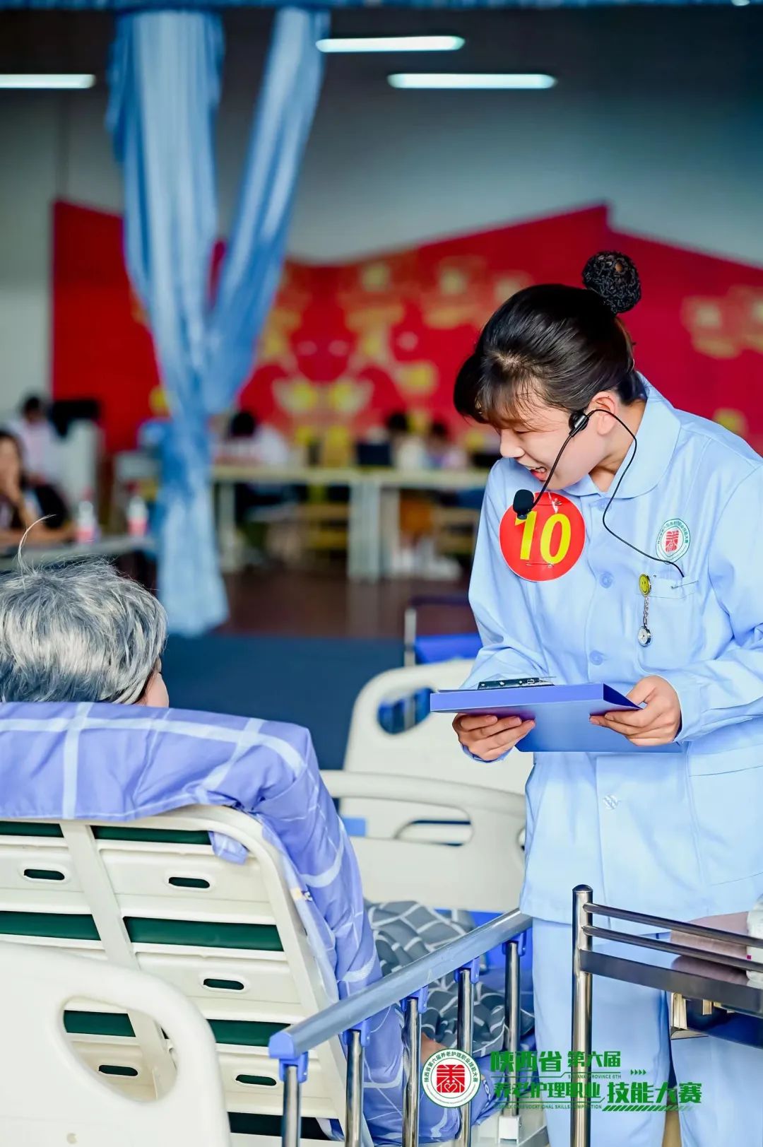 頤悅養(yǎng)老公司的李露露，你是好樣的！