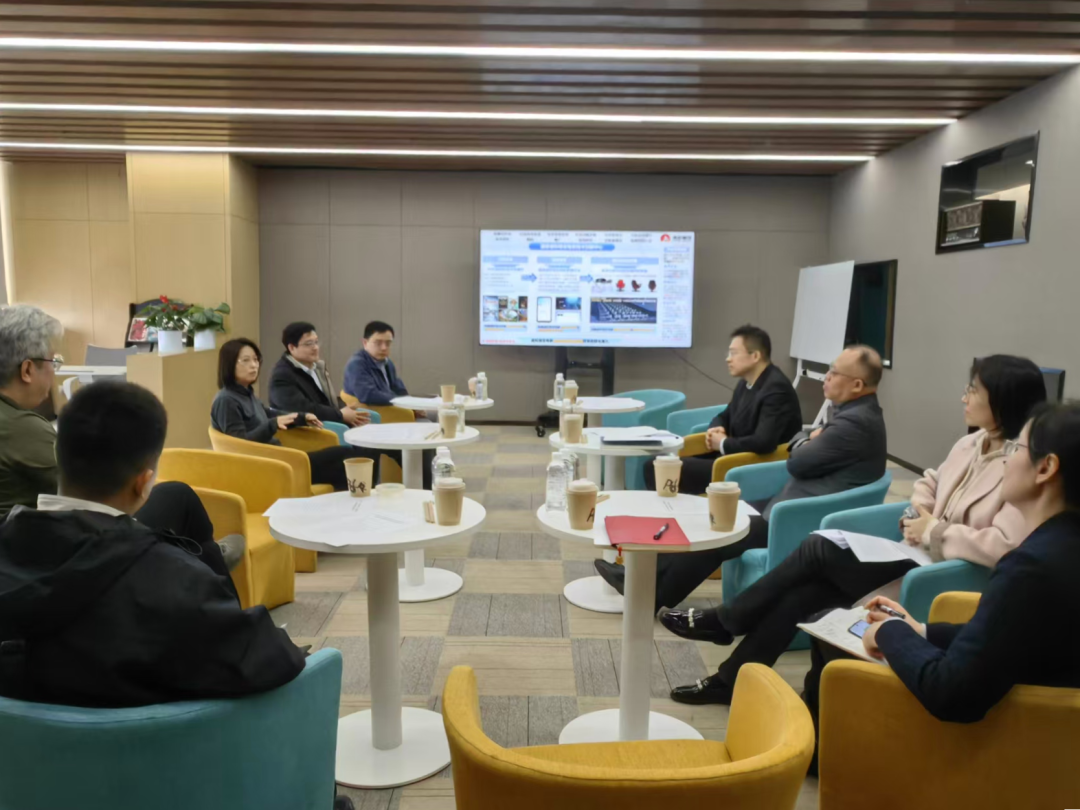 貫徹“XR產(chǎn)業(yè)創(chuàng)新中心”建設(shè)戰(zhàn)略布局，西投控股赴西部電影集團(tuán)有限公司座談交流