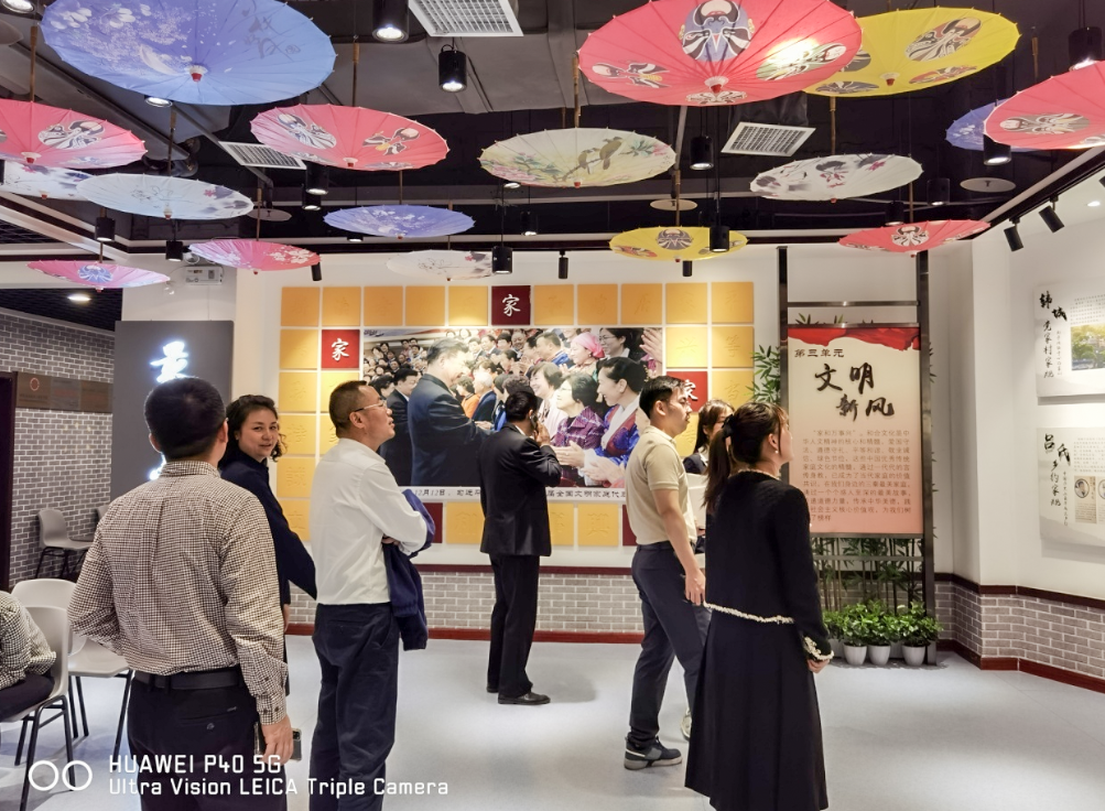 公司固定收益部黨支部、投行業(yè)務(wù)部黨支部、綜合事務(wù)部與金融（產(chǎn)業(yè)）基地保障黨支部開展聯(lián)合黨日活動(dòng)