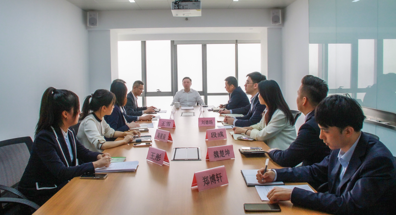 公司黨委書記、董事長杜巖岫調(diào)研投行業(yè)務(wù)部